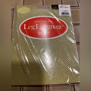 Leg Language Sheer Pantyhose opal medium new vintage
